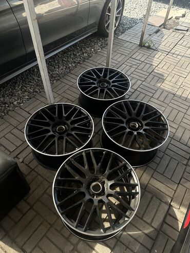 крло на спринтер: Дисктер R 20 AMG, Комплект, тешиктери - 5, Колдонулган