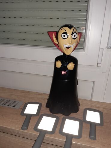 Društvene igre: Hit igra za noc vestica!!!Drustvena igra napad vampira. Sve na lalafo.rs — 8 Društvene igre: Hit igra za noc vestica!!!Drustvena igra napad vampira. Sve — 8