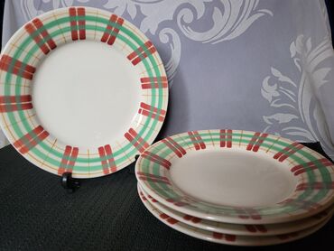 Kuhinjski setovi: Tanjiri rucno oslikani blue elephant 80te. Tanjiri,plitki rucno — 2