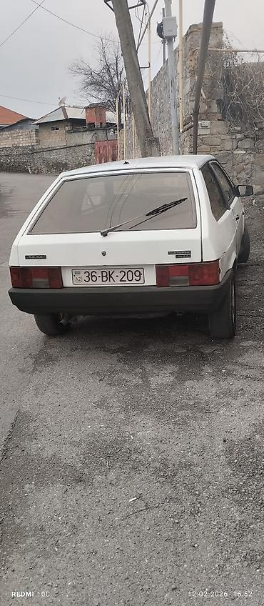 VAZ (LADA): Model: LADA Samara 2108, ağ rəng, hetçbek gövdə. Mühərrik və ötürmə — 5