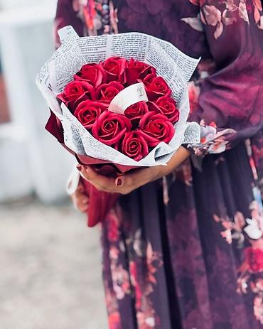 Ostali kućni dekor: Ručni buketi ruža – dekorativni i svečani aranžmani - Elegantni — 18