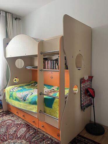 Другая детская мебель: Кровать 2х ярусная Размеры 195 х 80 Без матраса Цена 9000 тысяч Из