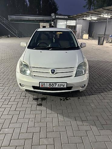 бублик машина: Toyota Ist: 2003 г., 1.5 л, Автомат, Бензин, Хэтчбэк — 3