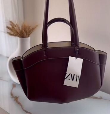 сумка женская б у: Продается сумка под ZARA,
носила 2 раза еще новенькая