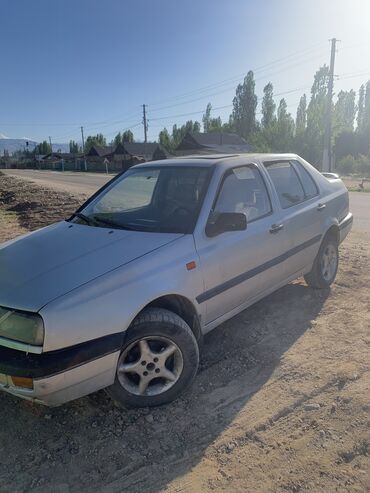 Volkswagen: Volkswagen Vento: 1994 г., 1.8 л, Механика, Бензин