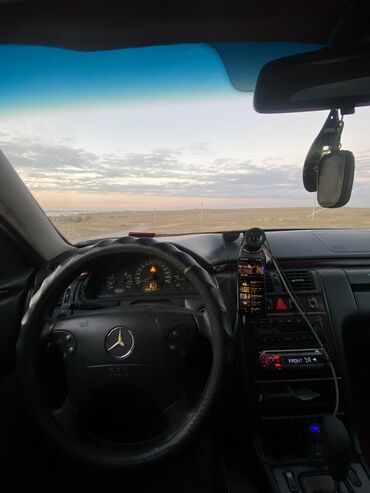 Mercedes-Benz: Mercedes-Benz E-Class: 2003 г., 2.2 л, Типтроник, Дизель, Универсал — 4