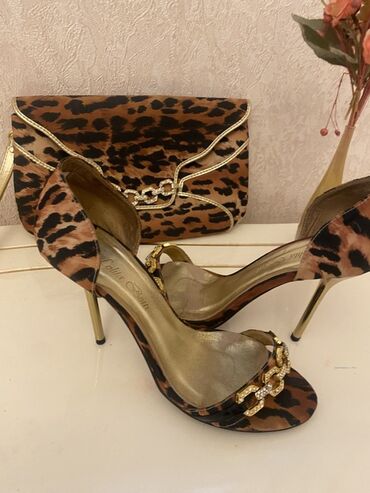 Tuflilər: İki cüt qadın ayaqqabısı və uyğun çanta dəsti 1) Lolita Botti leopard — 1
