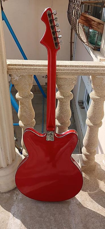 qarmon satışı: 🎸 Yelona Vintage Elektrik Gitar Satılır – Retro Model 💰 Qiymət: 700 — 2