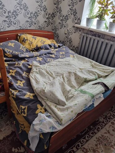 эки кишилик крават: Эки ярустуу керебет, Колдонулган, Жыгач, Жылдырма системасы бар
