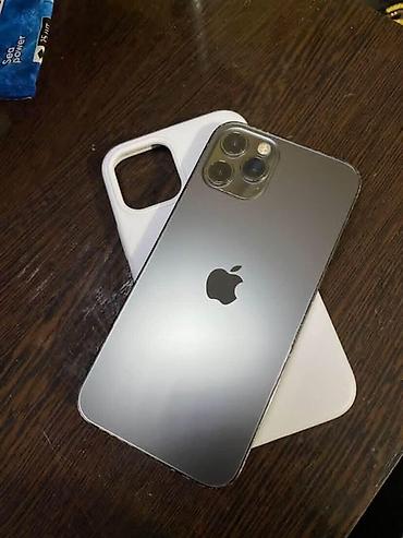 Apple iPhone: IPhone 12 Pro, Б/у, 256 ГБ, Графит, Чехол, 75 % — 1