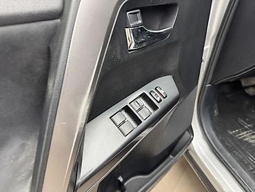 омыватели: Toyota RAV4: 2016 г., 2.5 л, Гибрид, Кроссовер — 10