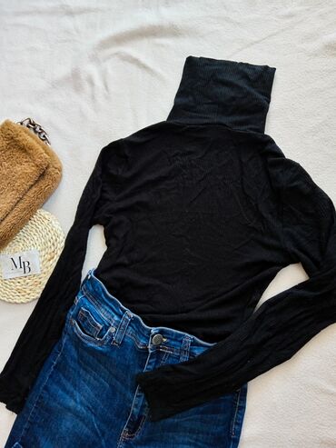 Bluze: Ženska odeća i obuća – paket S, M Sve je ili novo ili jako dobro na lalafo.rs — 2 Bluze: Ženska odeća i obuća – paket S, M Sve je ili novo ili jako dobro — 2