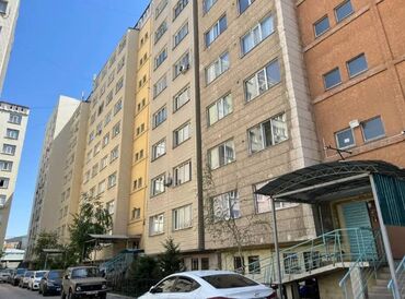 Продажа домов: 3 комнаты, 79 м², 106 серия улучшенная, 2 этаж, Дизайнерский ремонт