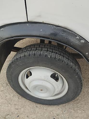 antikvar masinlar: Yükləmə və daşınma üçün tentli yük maşını - Gövdə: metal bortlu — 3