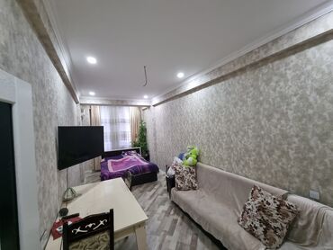 Uzunmüddətli kirayə mənzillər: Çoxmərtəbəli yaşayış kompleksində yerləşən mənzil təqdim olunur. - — 13