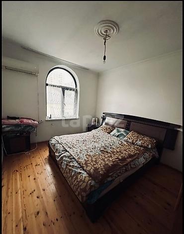 Köhnə tikili: 2 otaqlı mənzil – şəhər daxili məhəllədə Plan və sahə: - 2 ayrı otaq — 4