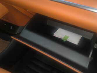 Tesla: Maraglanna şəxslər əlaqə saxlasın ətraflı məlumat verim — 4