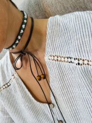 Toy paltarları və aksesuarları: İkiqat boğazlıq/çoker dəsti - Material: tünd qəhvəyi dəri kordon