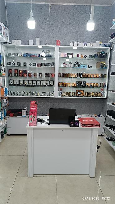 telefon saatler: Aksessuar və hədiyyəlik məhsullar mağazası – geniş çeşid Vitrin və — 1