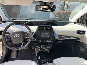 Toyota: Toyota Prius: 2019 г., 1.8 л, Вариатор, Гибрид, Хэтчбэк — 11