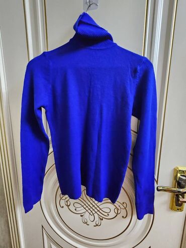 Köynək və bluzalar: Herbiri 3 AZN — 11