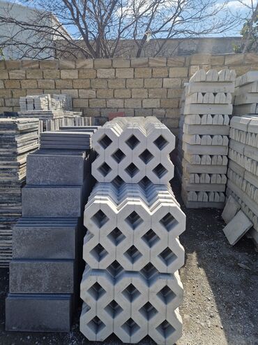 Beton dirəklər: Hər ölcüdə beton dirəklər .yol isarələri.kabel isarələri kanalzasiya — 19