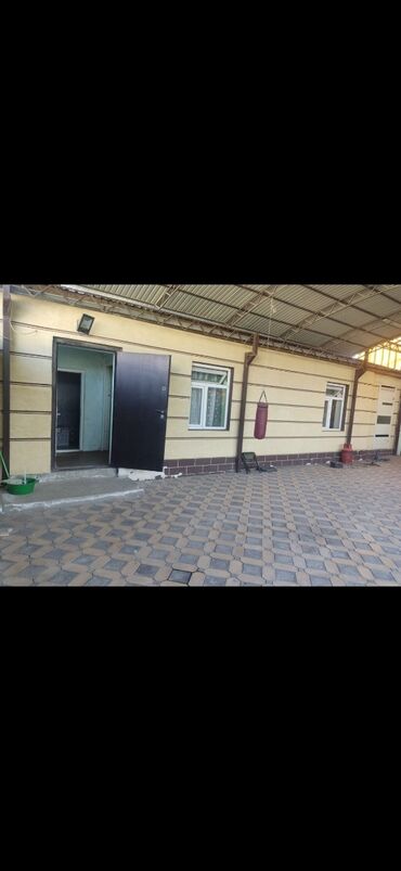 снять комнату на долгий срок: 40 м², 2 комнаты, Забор, огорожен