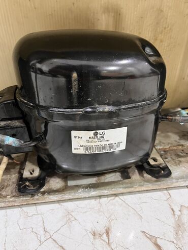 Soyuducular: İşlənmiş 2 qapılı Indesit Soyuducu Satılır, rəng - Ağ — 10