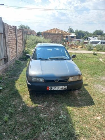 Nissan: Nissan Primera: 1993 г., 2 л, Механика, Бензин, Седан