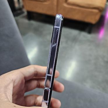 телефон раскладной: 📱 Samsung Galaxy Z Flip4 8/256GB 🔹 Память: 8/256 ГБ 🖥️ Экран: LCD (не — 7
