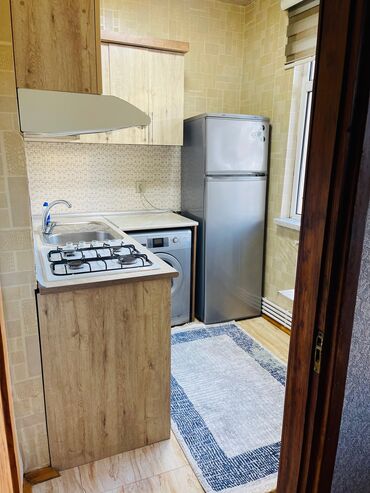 Uzunmüddətli kirayə mənzillər: Kirayə mənzil – Nəsimi rayonu, 4-cü mikrorayon, “Əcəmi” metrosuna — 9