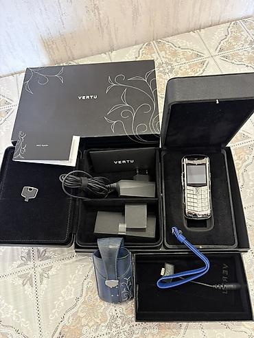 telefon ekran: Vertu < 2 GB Memory Capacity, rəng - Mavi, Düyməli — 8