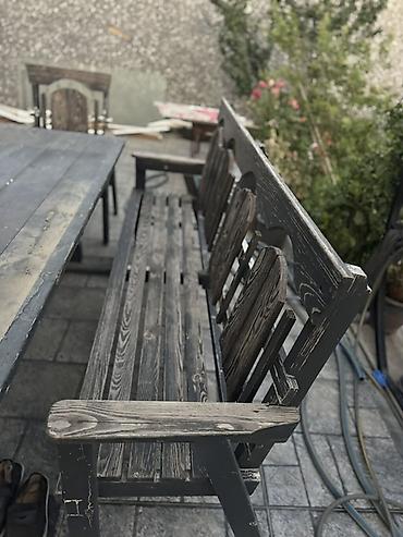 bar oturacaqlar: Bağ üçün taxta mebel dəsti Tərkibi: - 1 ədəd iri düzbucaqlı taxta — 3