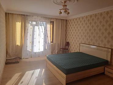 xacmazda torpaq satışı: 3 otaqlı mənzil – tam mebellə - Geniş və işıqlı zal: divardan asılan — 2