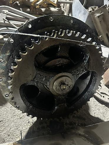 Кормоуборочные комбайны: Комбайн-уборщик Fortschritt E 302 - Самоходный кормоуборочный — 11