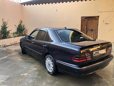 Mercedes-Benz: Mercedes-Benz 270: 2.7 l | 2000 il Sedan — 6