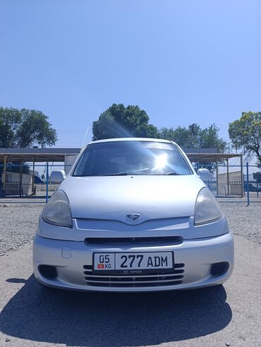 срочно продать машину: Toyota Funcargo: 2001 г., 1.3 л, Автоматтык, Бензин, Вэн/Минивэн