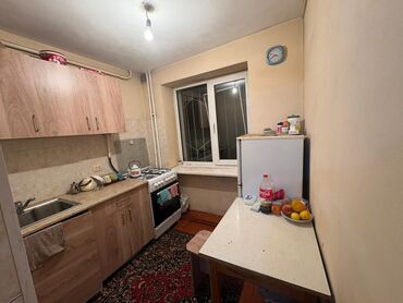 продаю квартиру в районе шлагбаум: 1 комната, 30 м², Хрущевка, 1 этаж, Старый ремонт