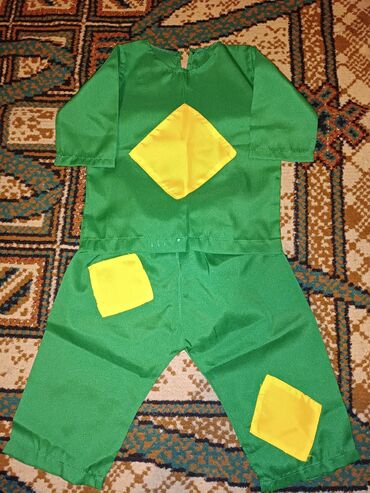 пиджак на мальчика: Комплект, цвет - Зеленый, Б/у