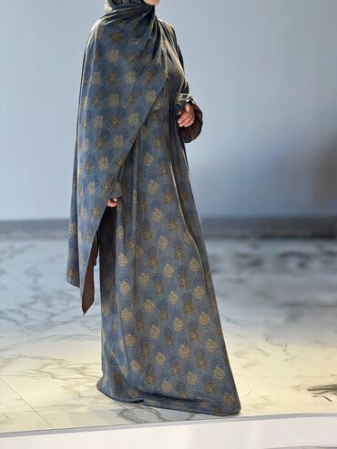 Повседневные платья: Абая с хиджабом из мягкой струящейся ткани с благородным сатиновым — 4