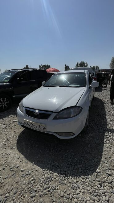 lexus 2015: Daewoo Gentra: 2015 г., 1.5 л, Механика, Бензин