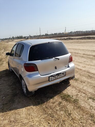 срочно срочно продам машину: Toyota Vitz: 2001 г., 1 л, Автоматические, Бензин