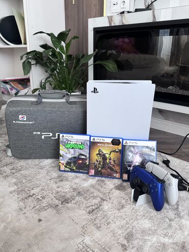 чехол на аирподс 2: Продаю игровую консоль PS5 Fat на 825GB В комплекте идут: 2