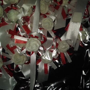 Svadbena oprema: Cvetna traka za kosu sa velom, idealna za posebne prilike. Traka je — 22