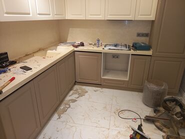 Sifarişlə yataq dəstləri: Bej rəng palitrasında klassik-modern tərzdə mebel dəsti - Yataq otağı — 8