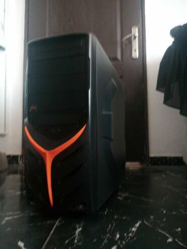 Desktop računari i radne stanice: Gejmer A 10 Quad Core PERFEKTAN--Odlicna moderna Gejming masina novije — 4