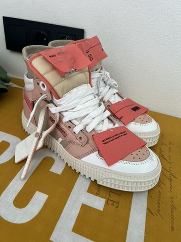 майкл корс кроссовки женские цена: Кроссовки Off-White “Off-Court” High Top - Модель: Off-White c/o