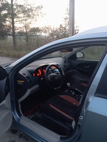 Kia: Kia Ceed: 1.6 l | Universal — 9