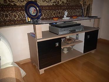 Ev və bağ: Televizor altlığı, TV stend. Möhkəm materialdandır. Ayrıca kronşteyni — 2