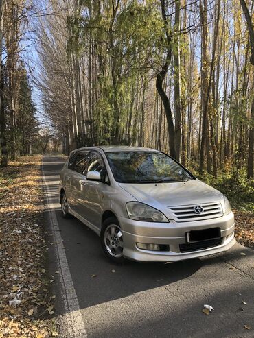 обмен машинами: Toyota Ipsum: 2003 г., 2.4 л, Автомат, Бензин, Минивэн